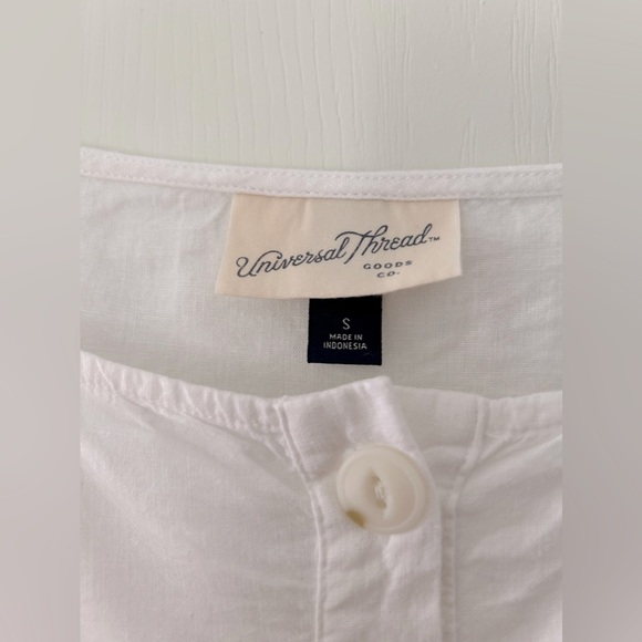 Universal Thread White Button Down Short Puffy Sleeve Top. Size Small - Picture 2 of 10